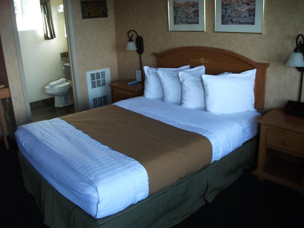 Pepper Tree Inn Tahoe City Bilik gambar